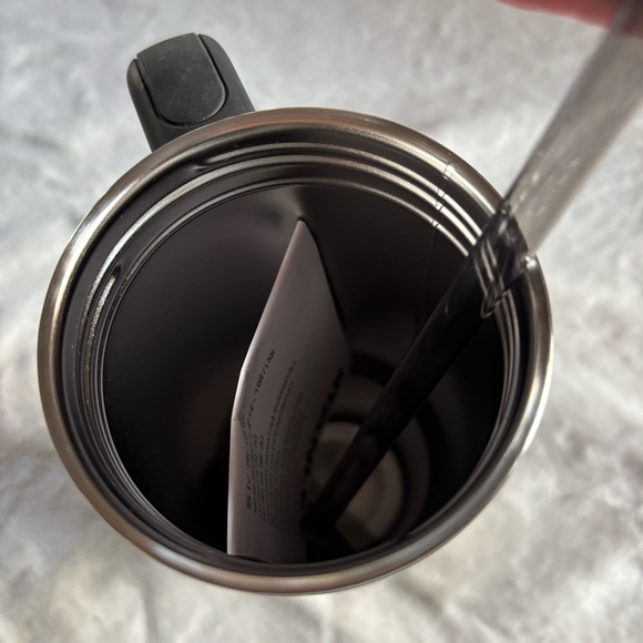 Stanley X CALIA 30 oz. Quencher H2.0 FlowState Tumbler NWT - Picture 7 of 9